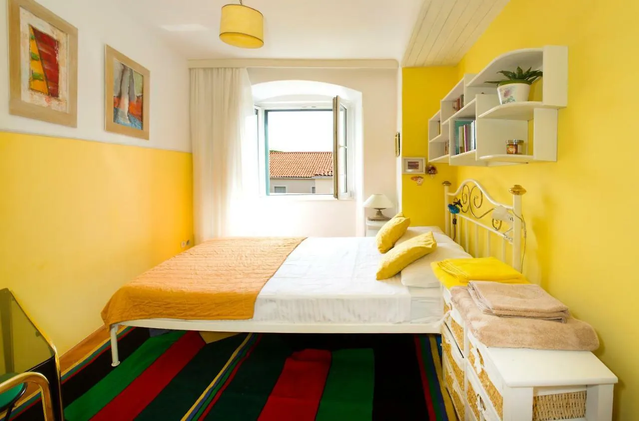 King Tom Street Apartment Split